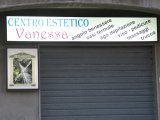 Allestimento insegna Centro Estetico Vanessa